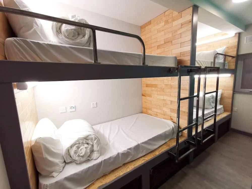 Cwtsh Hostel Central Swansea, Social & Modern, Near Train Station