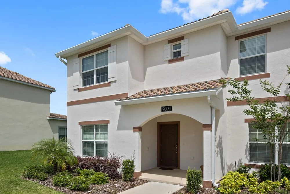 Tr_543r Scenic Champion 5 Bedroom Townhouse