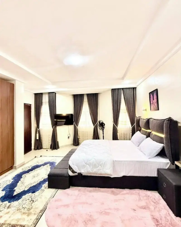 Vera Rail View Hotel
