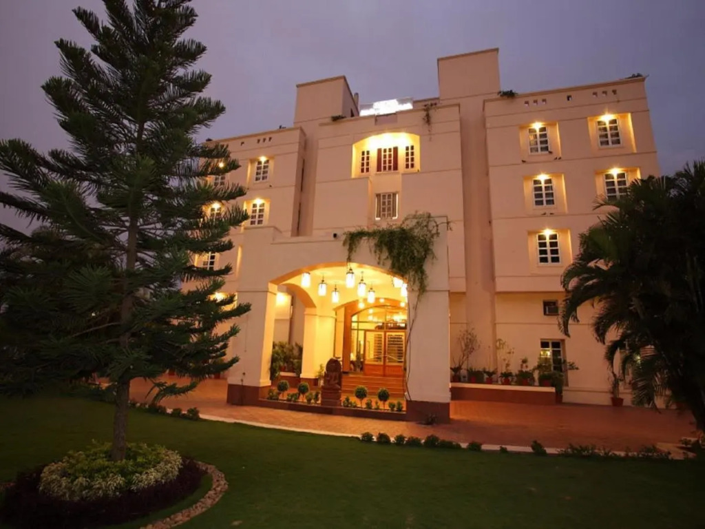 Hotel Paras