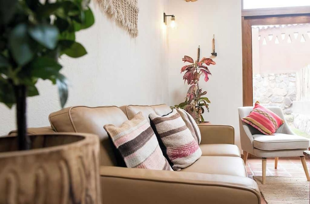 w Serene 2BR Riverside Villa w Nature Views