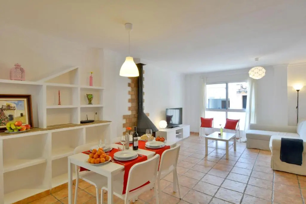 28 Townhouse 200mts from sea/beach