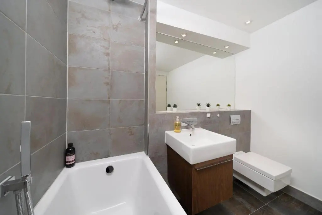 NEW 2 Bedr 3 Beds 2,5 Bath COVENT GARDEN