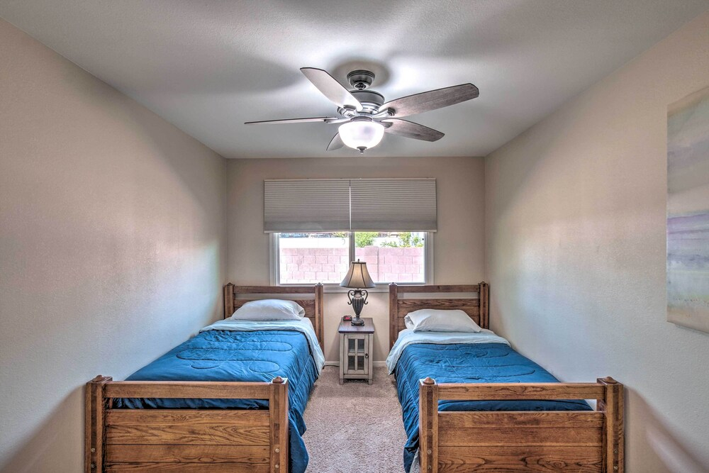 Pet-friendly Arizona Escape: Golf & Hike Nearby!