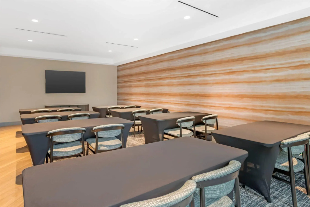 Cambria Hotel Fort Worth - Medical Center