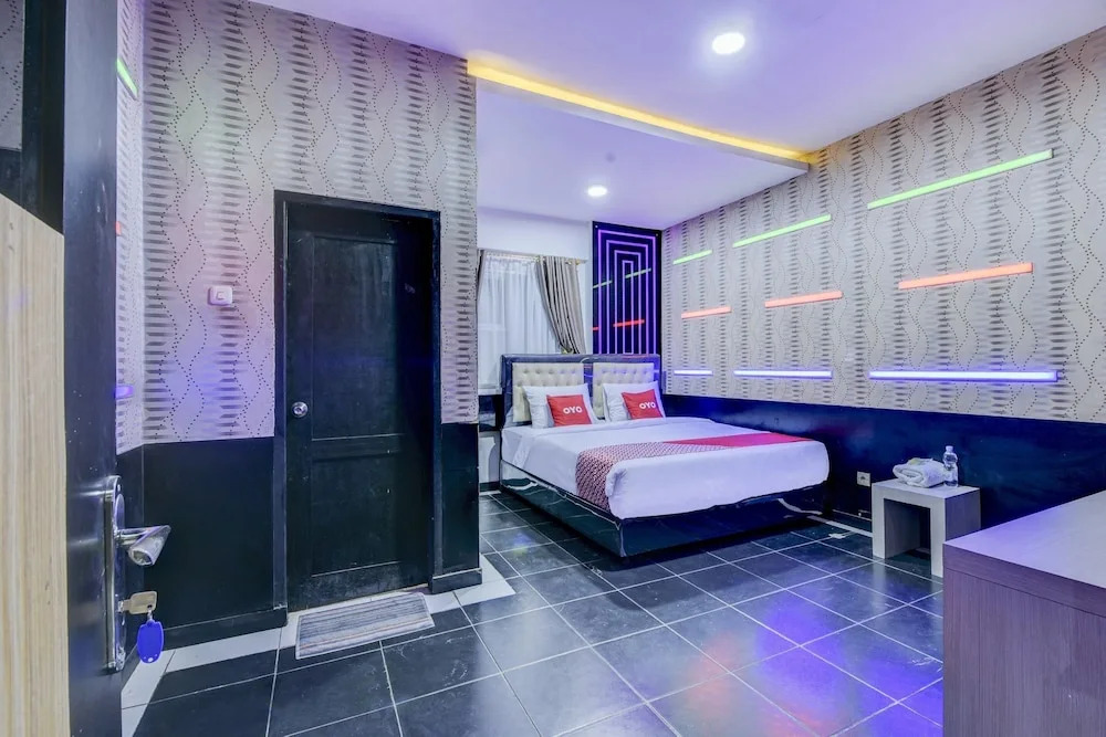 Zaara Guest House Syariah by OYO Rooms