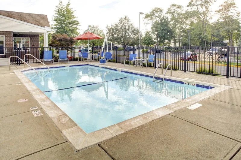 Birch Hills Suites - Blue Ash