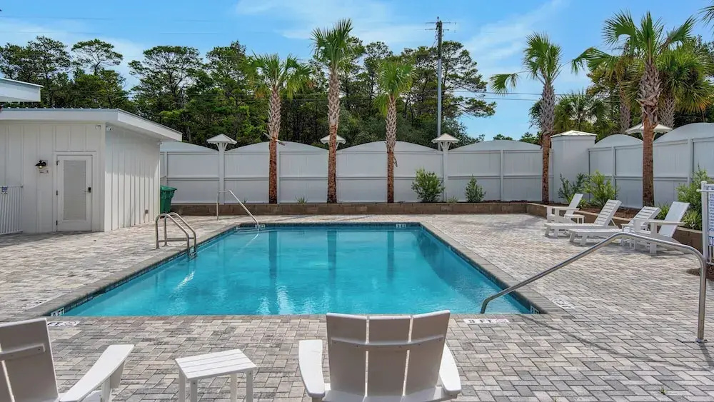 Minutes to Beach & Largest Public Beach Access, Modern New Build in Inlet