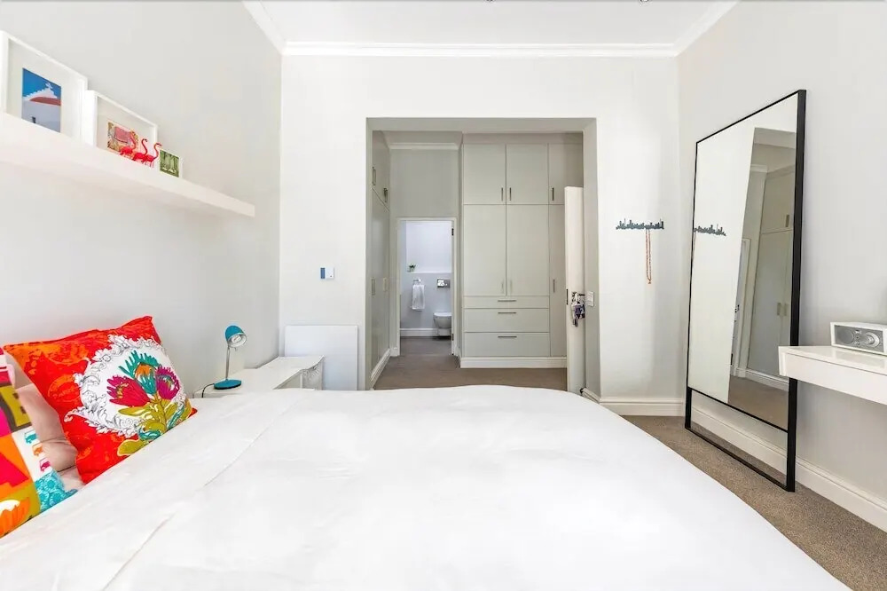 2 Bedroom Home in Fresnaye Cape Town