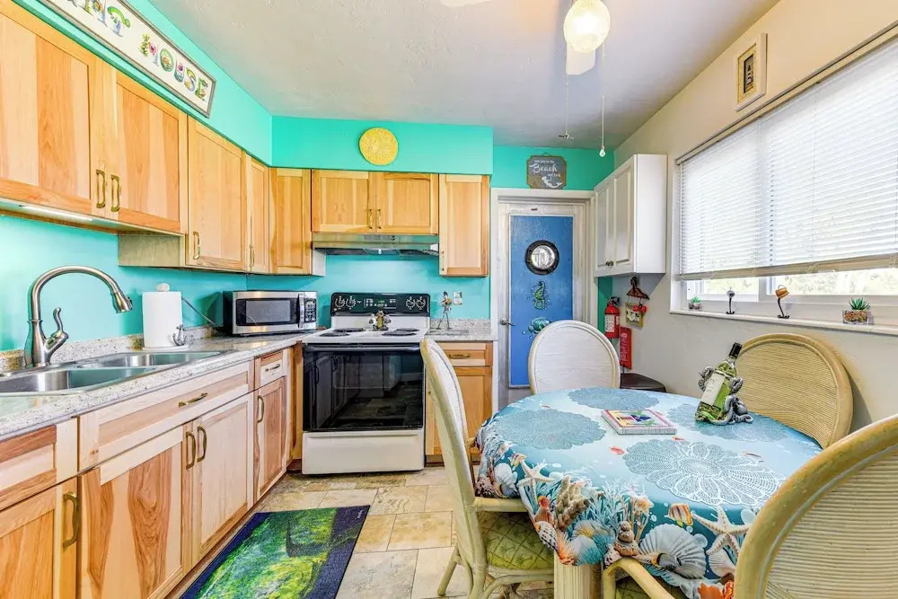 Pet-friendly Bradenton Home ~ 3 Mi to Cortez Beach