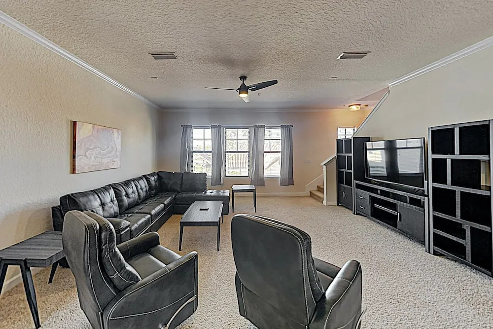 New Listing! 2-unit Palencia City Center 3 Bedroom Townhouse