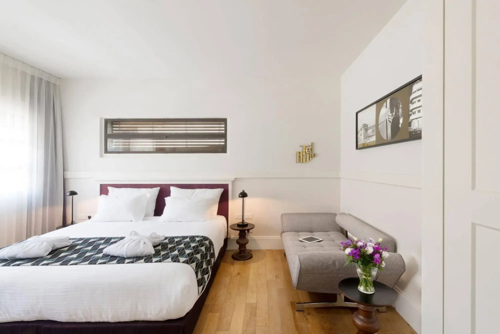 Lily & Bloom Boutique Hotel