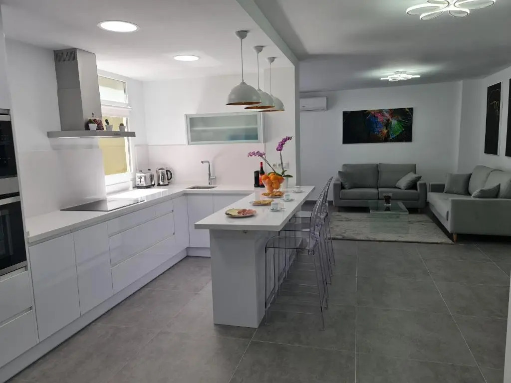 Modern 3 Bedroom Luxury Apartment in Torremolinos