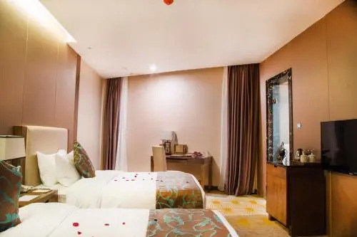 Chengdu Cloud Retreat Hotel(Dufu Thatched Cottage & Qingyang Palace Subway Station)