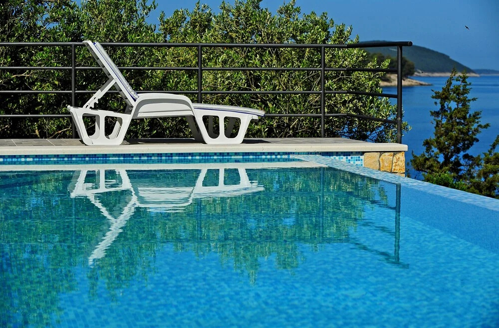Stunning 7-bed Villa in Maslinica With Pool