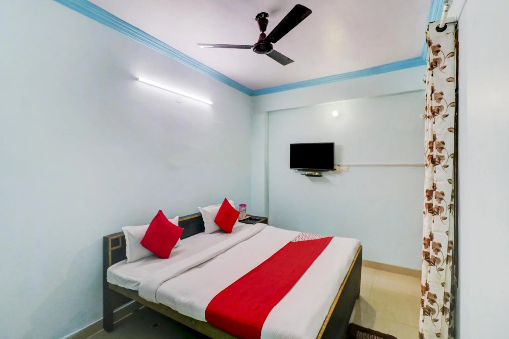 OYO 84006 Hotel Shiv Kripa