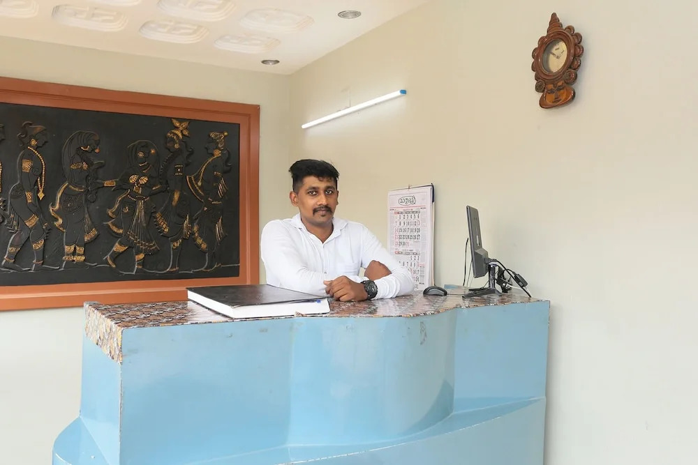 SPOT ON 45302 Kaveri Tourist Home