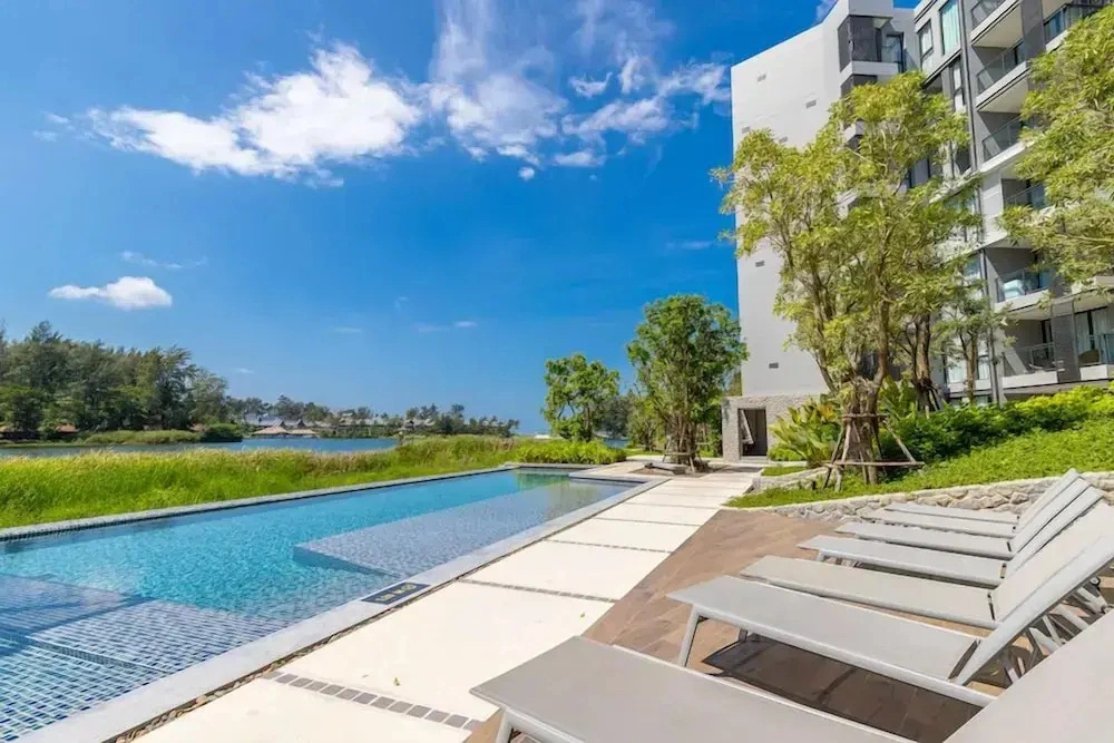 Cassia Exclusive Lake View Condo, Bang Tao Beach