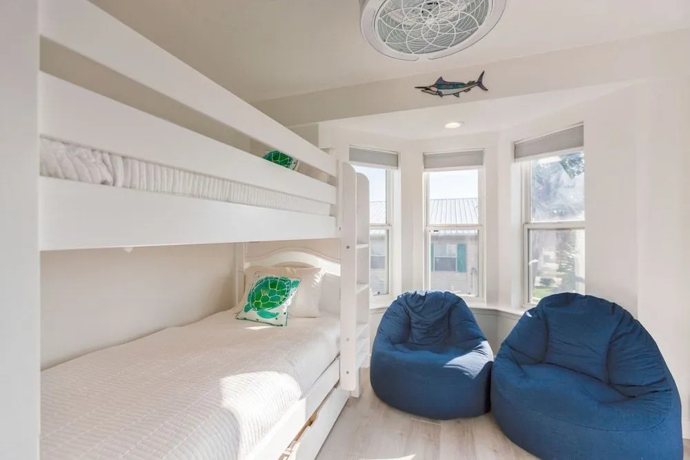 135 Durango Townhouse 4 Bedrooms 3.5 Bathrooms Townhouse