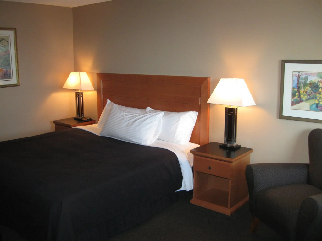 Royal Hotel Lloydminster
