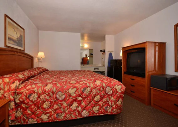 Econo Lodge East