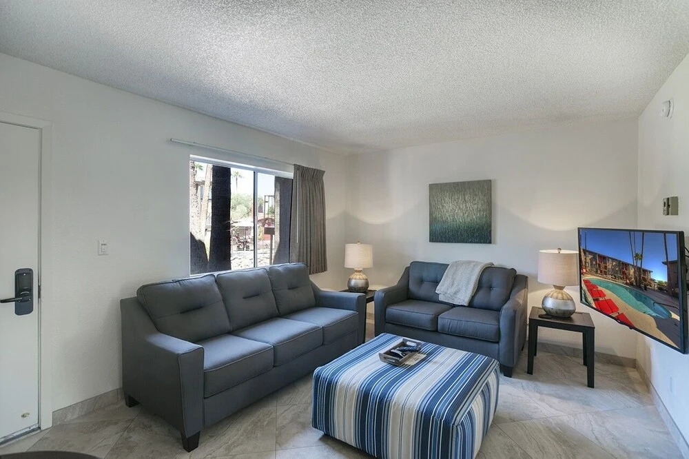 223-Fully Furnished with WiFi by RedAwning