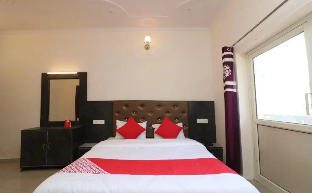 Hotel Raj Palace By OYO Rooms