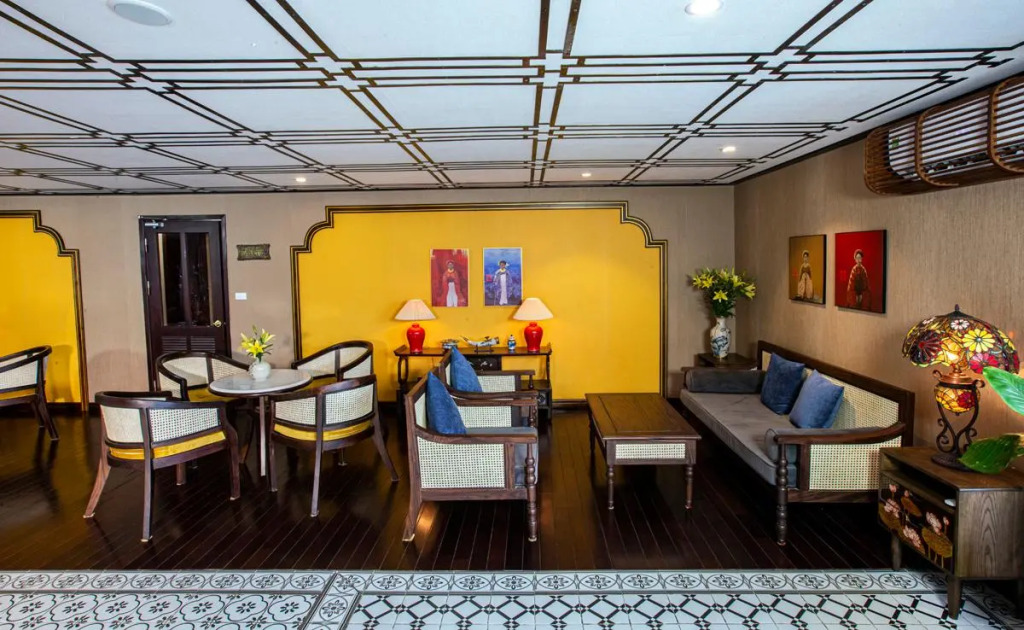 Indochine Lan Ha Bay