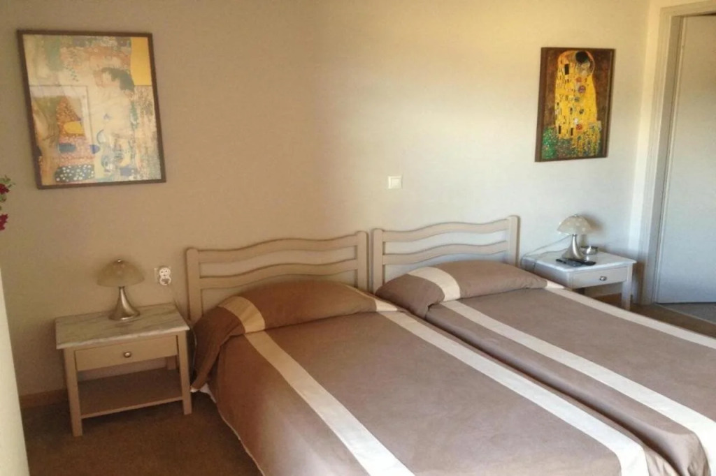 Yria Hotel