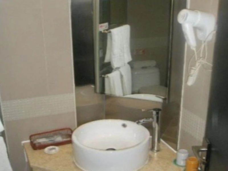 Home Inn Selected (Tianjin Railway Station, Jinwan Square Metro Station)