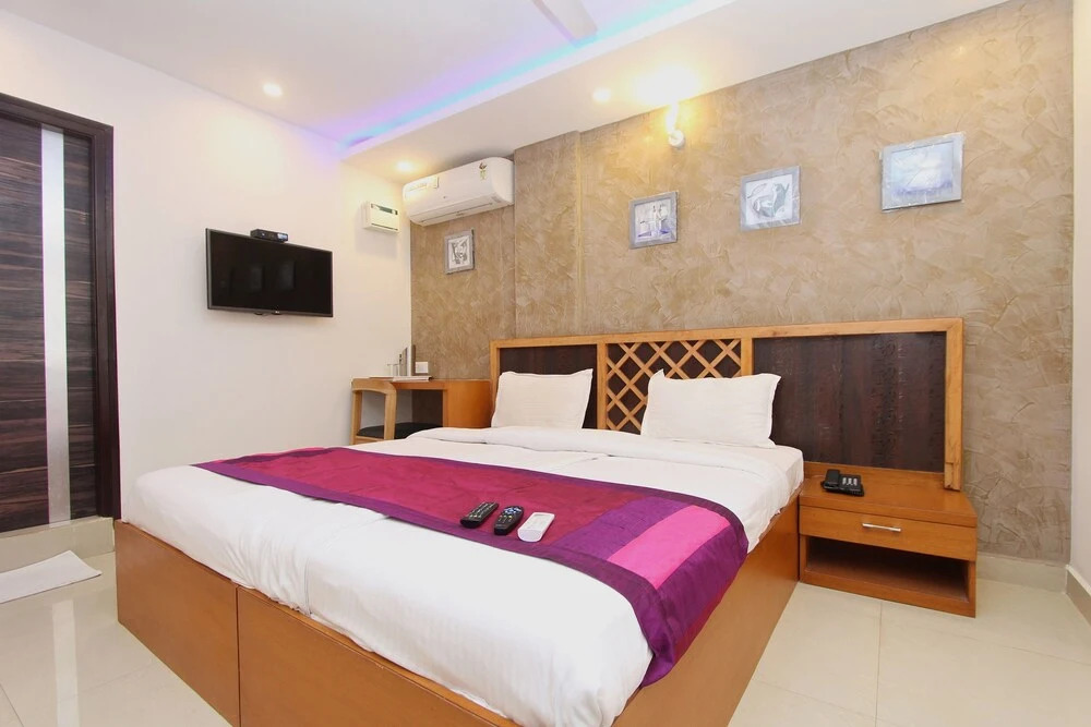 OYO 7529 Mayuri Residency