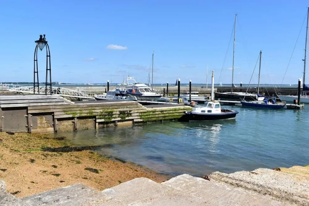 Vernon House Sleeps 8 in Old Cowes
