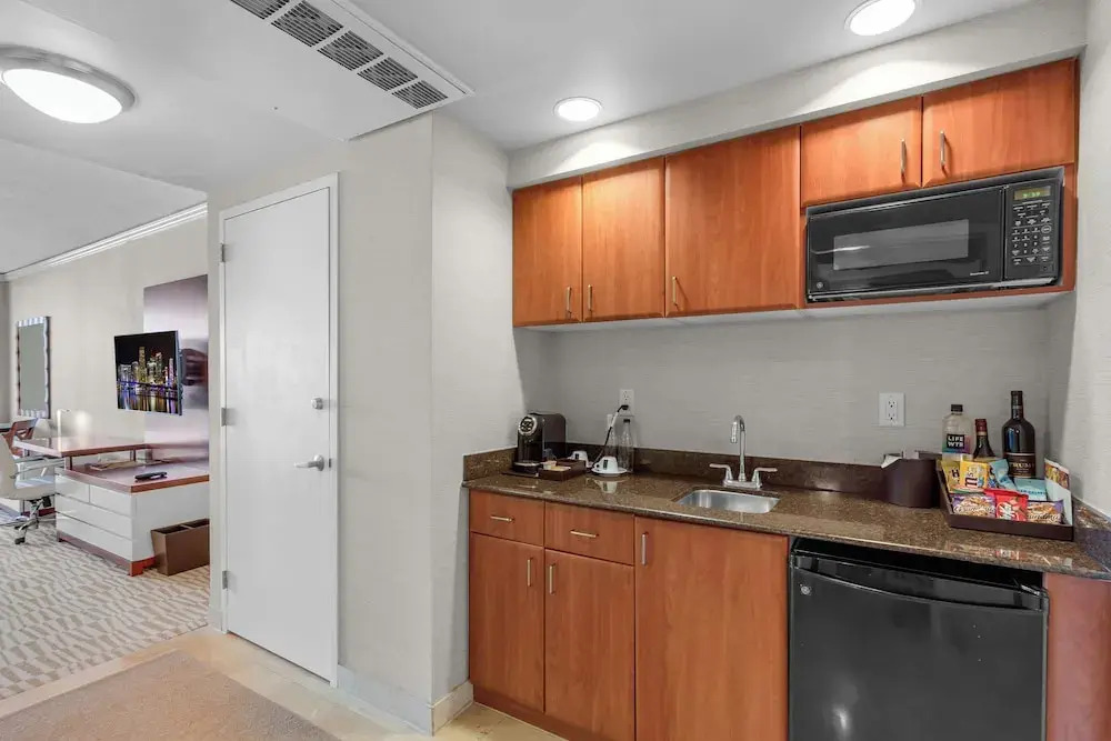 Authentic Luxury, Studio for 4