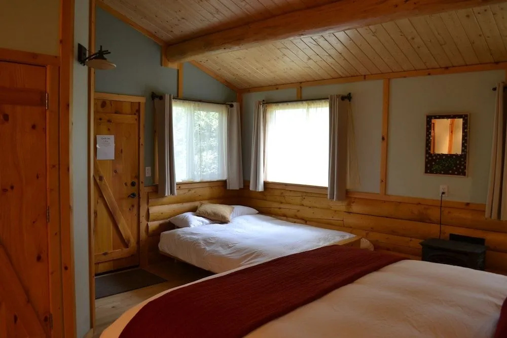 Tonglen Lake Lodge