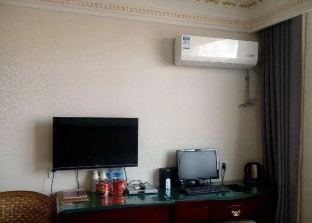 Huarong Tourist Hotel