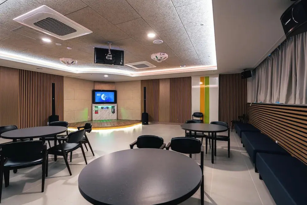 Dongho Beach Hotel
