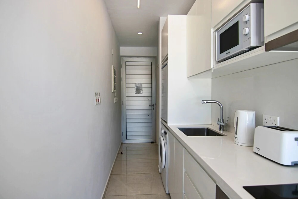Phaedrus Living: Seaside Luxury Flat Harbour 105