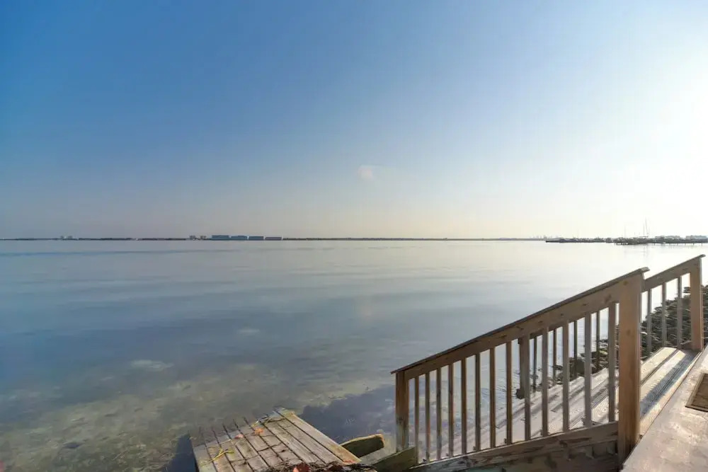 Isla Del Sol Condo ~ 2 Miles to St Pete Beach!