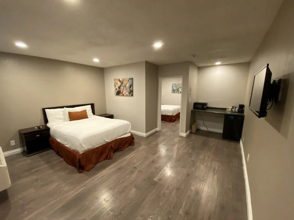 Anaheim Executive Inn & Suites