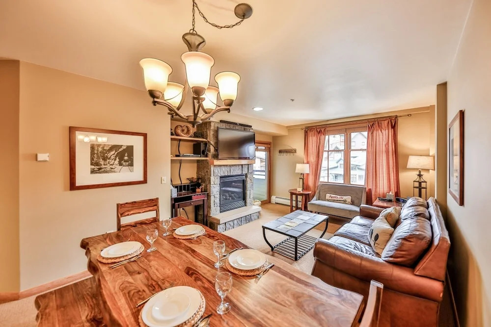 Zephyr Slopeside - 1504 2 Bedroom Condo by RedAwning