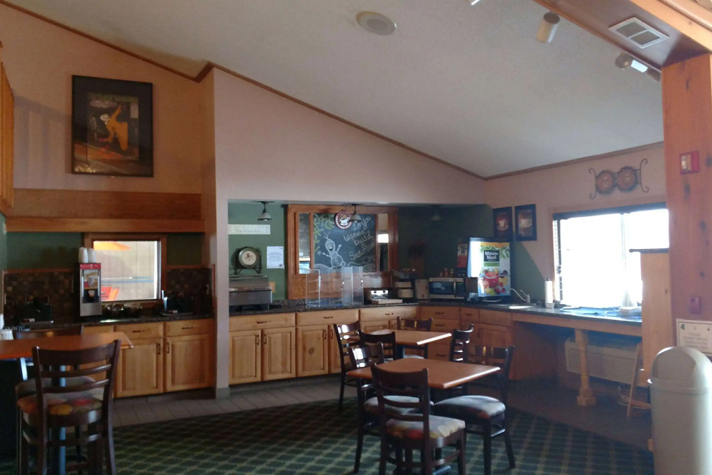 AmericInn by Wyndham Iron River