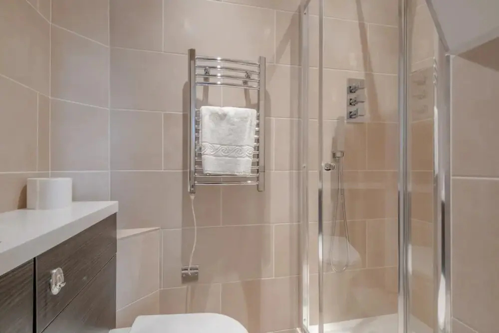 Lovely 2 Bedroom Apartment With Great Transport Links
