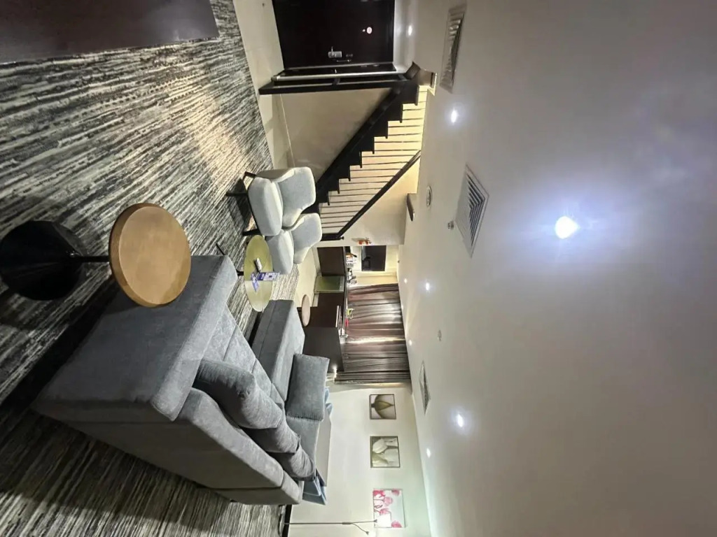 Golden Tulip Oniru Suites