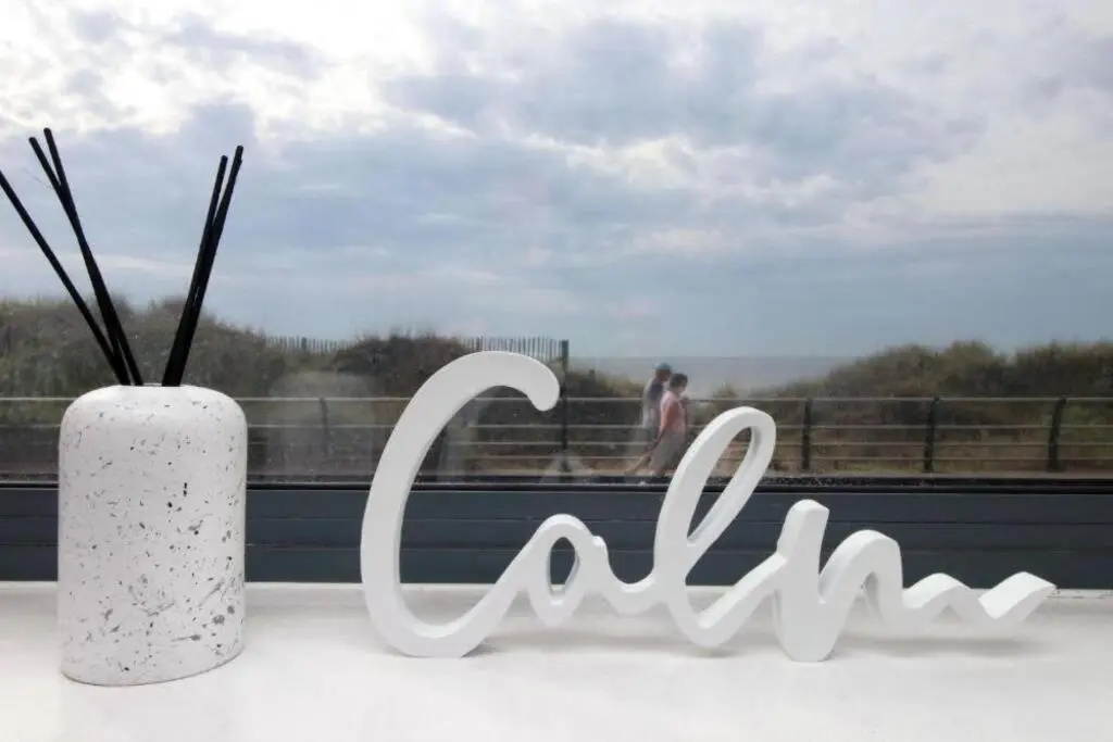 The Observatory by Mia Living 2 bedroom apartment overlooking Swansea Beach with free parking
