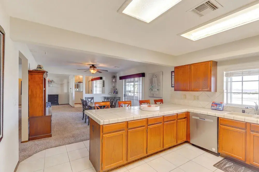 Lake Havasu Snowbird Retreat w/ Hot Tub!