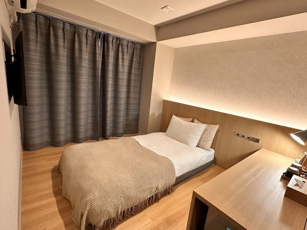 R Hotel Namba