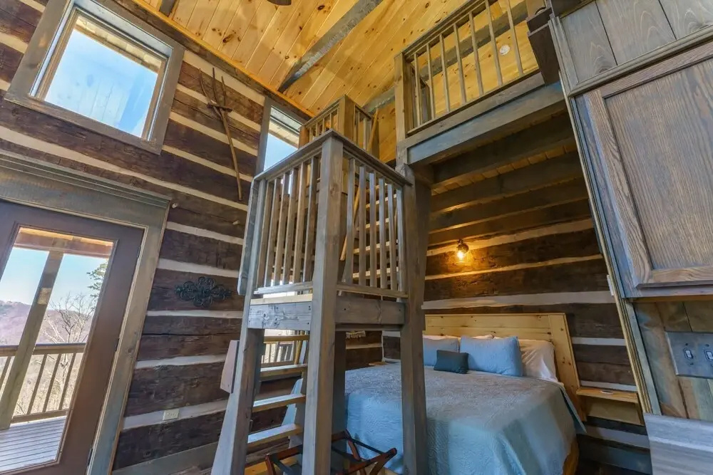 Sheriff s Cabin Mountain View Hot Tub Antique Logs Featured on Barnwood Builders Great Location