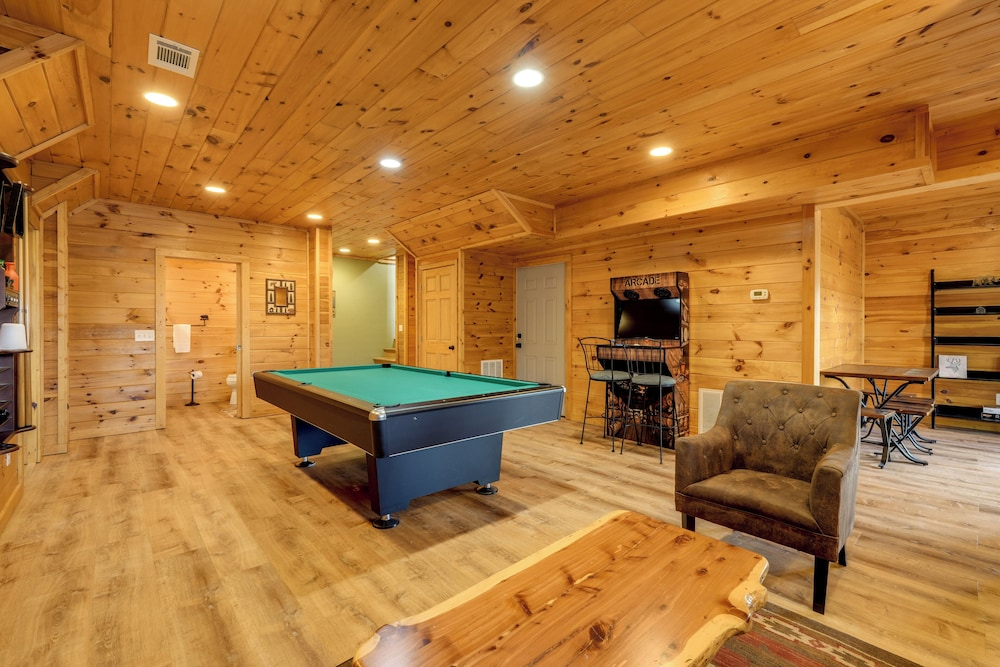 Hot Tub + Game Room: Spacious Blue Ridge Retreat!