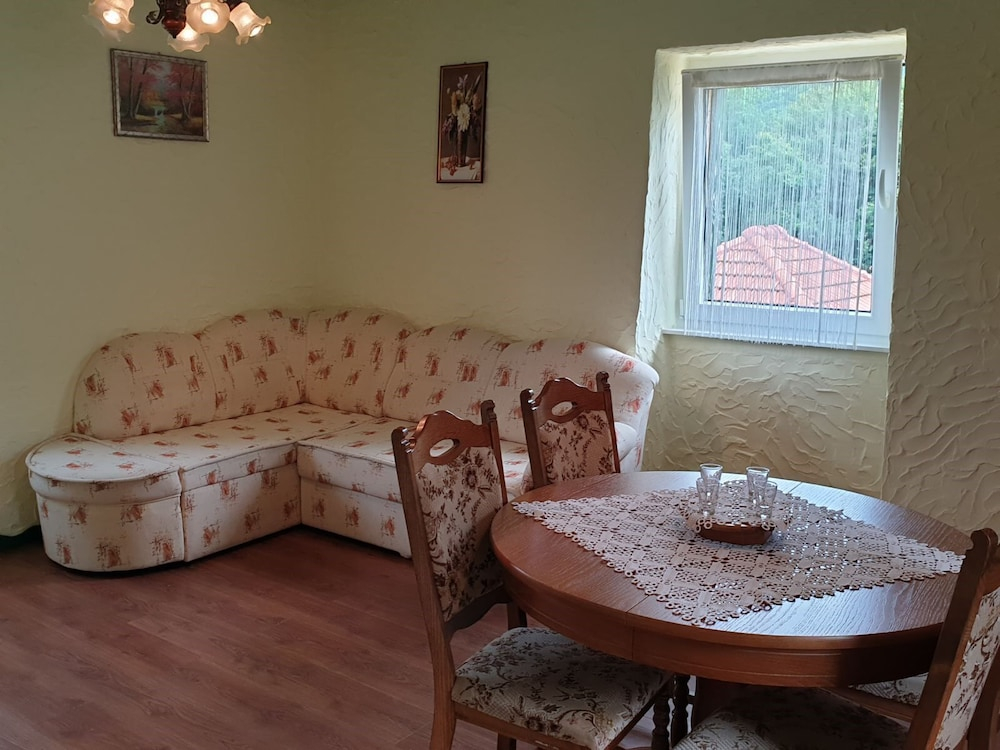 House Roza