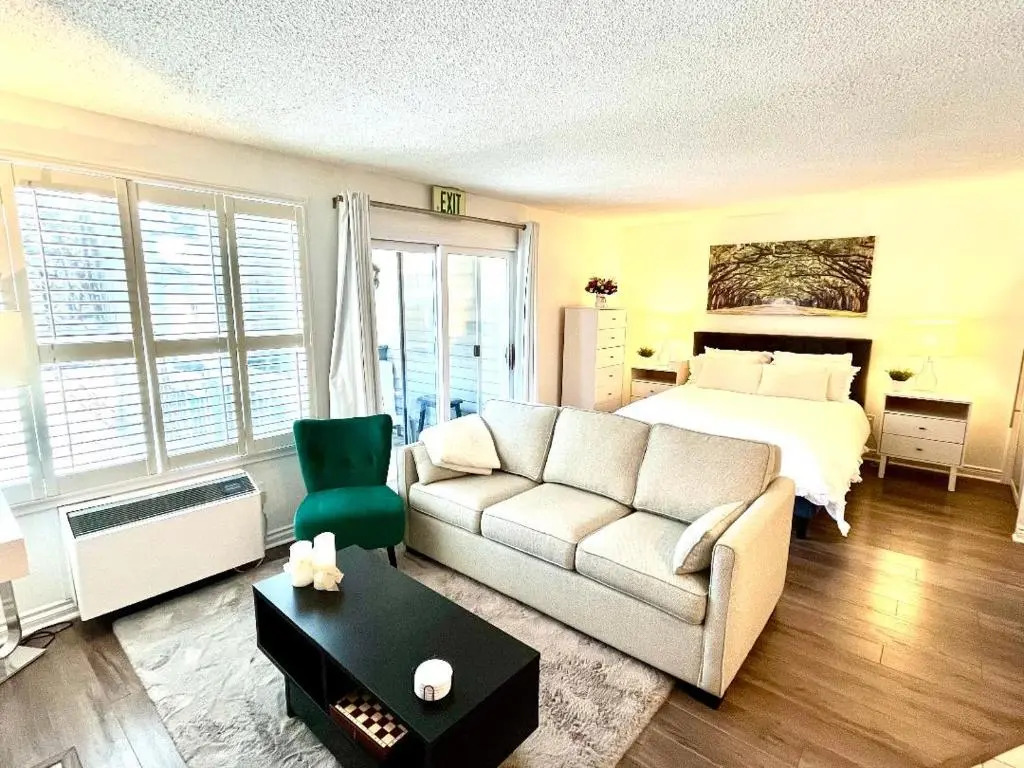 Slope-side Studio Bliss Ski-in Ski-out, Renovated At Blue, Hot Tub, Fast Wi-fi